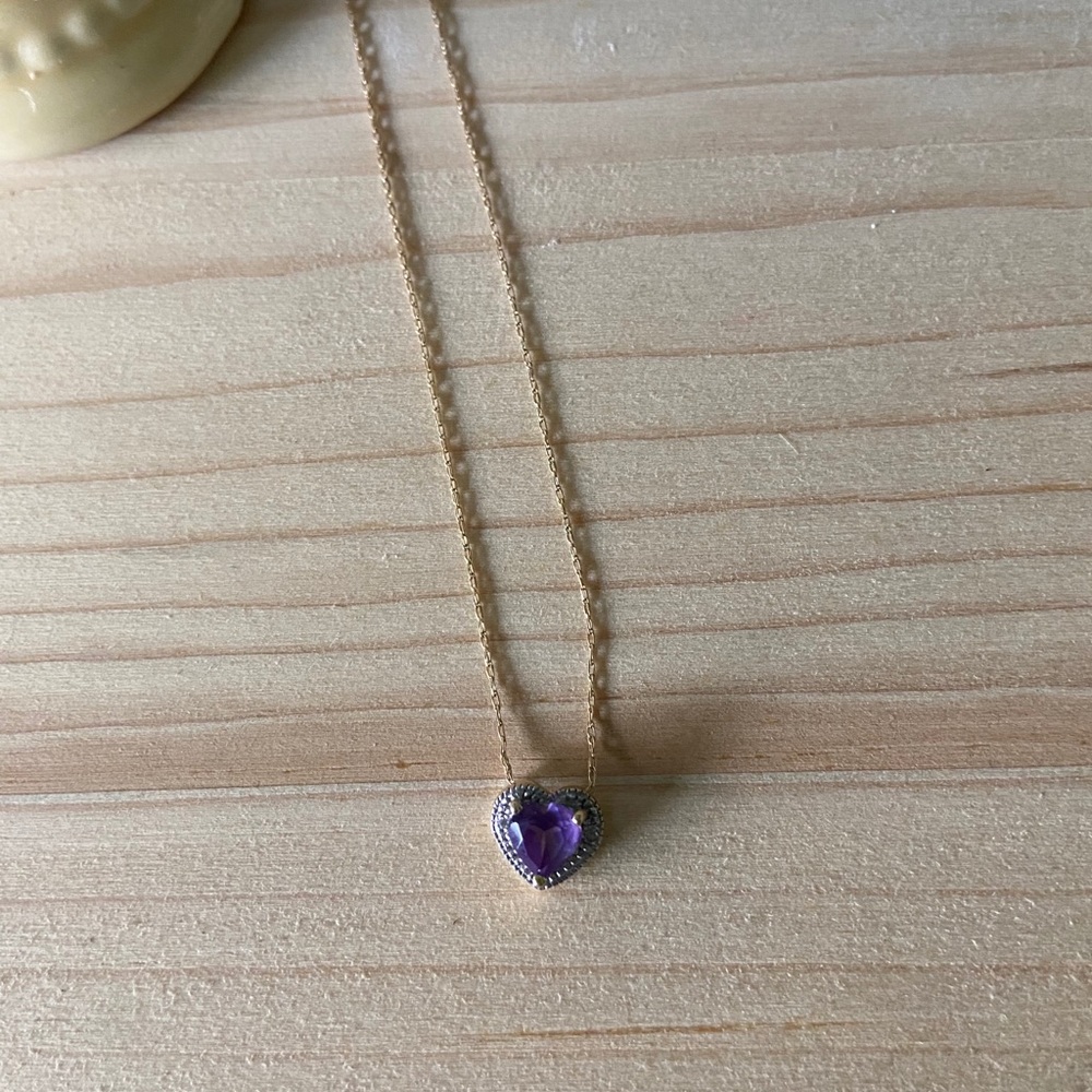 10k solid gold heart charm and chain 💜